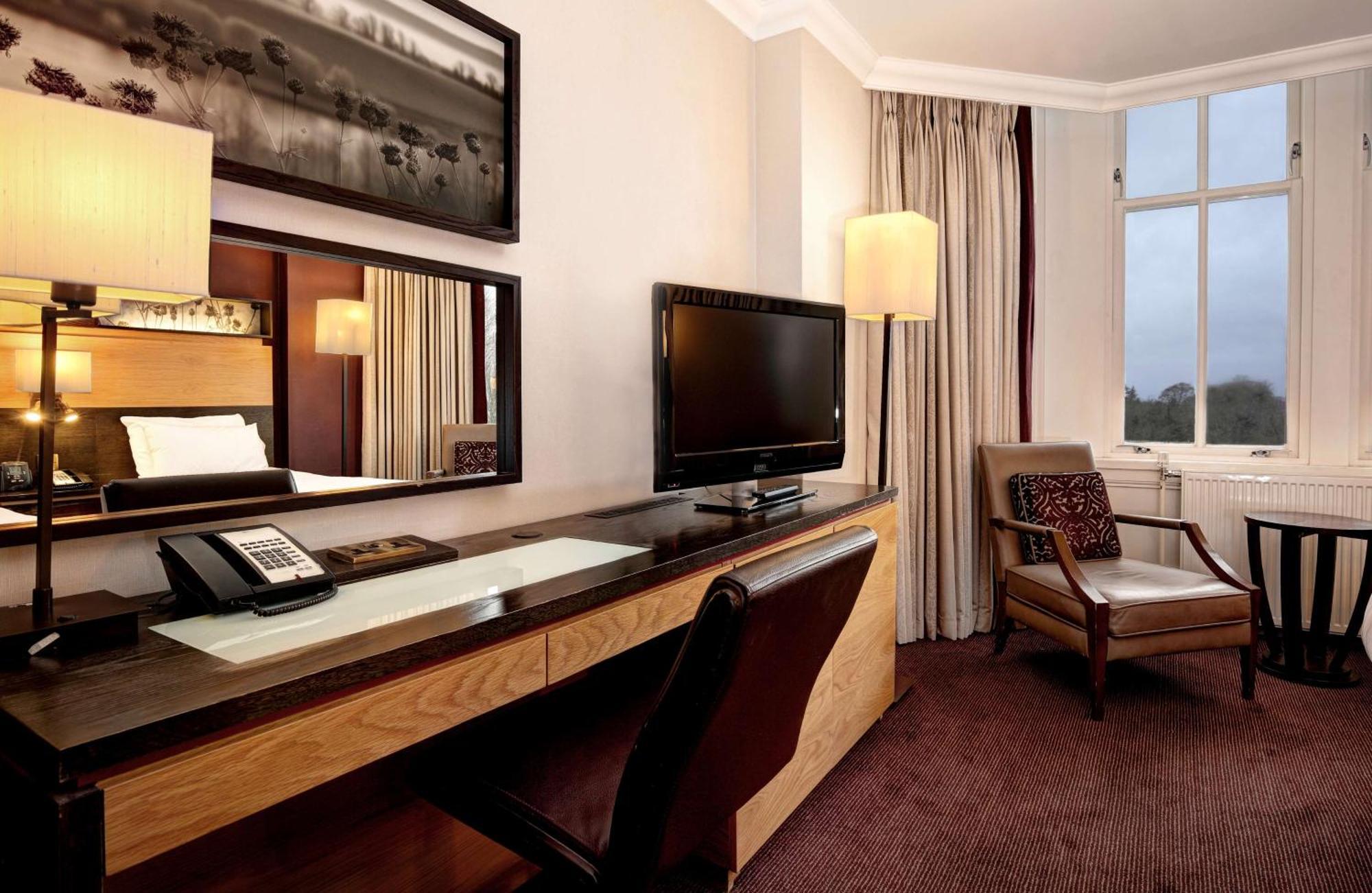 Doubletree By Hilton Dunblane Hydro Hotel מראה חיצוני תמונה